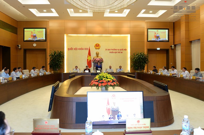 Phiên họp thứ 49 của Ủy ban Thường vụ Quốc hội
