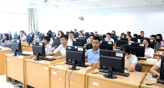 thi nâng ngạch công chức 2020